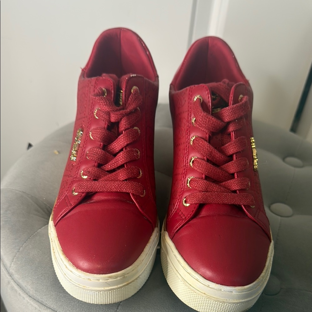Guess Red Sneakers Classic Low-Top Design